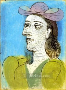 Buste de femme au chapeau 1943 cubista Pinturas al óleo